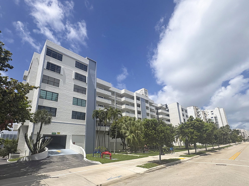 Eden Roc Condo